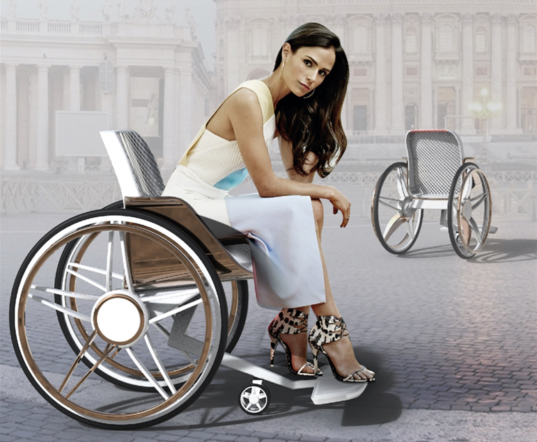 기존 휠체어와 달리 1인용 운송수단의 개념을 선보인 체이스클래어의 모습