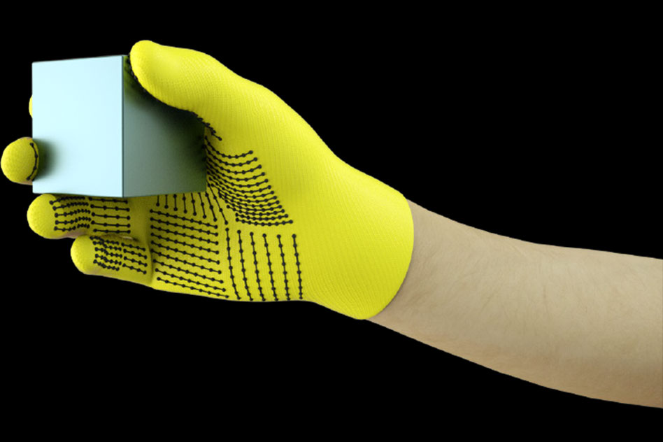 센서 약 550개가 손바닥 전체에 부착된 저가의 니트 장갑 ‘스케러블 택타일 글러브(scalable tactile glove, 이하 STAG)’ 개발(사진:MIT)
