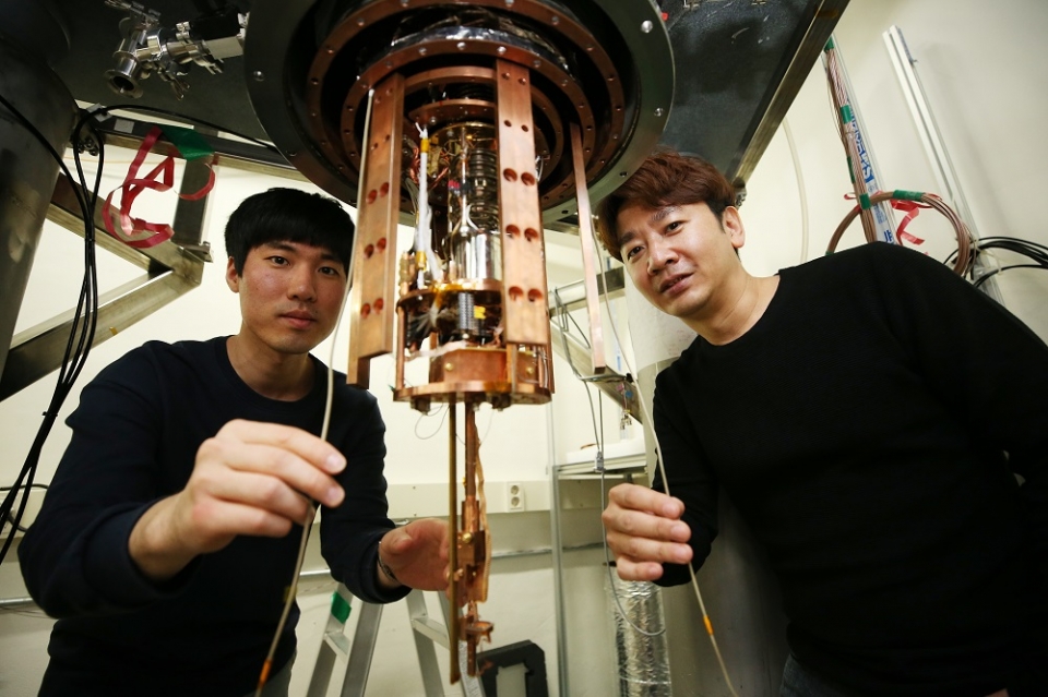 왼쪽부터 김성호 연구원, 조성재 교수(사진:KAIST)